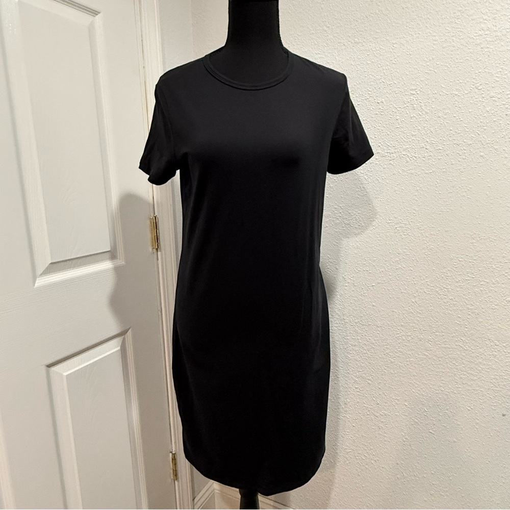 Athleta Classic Black Tee